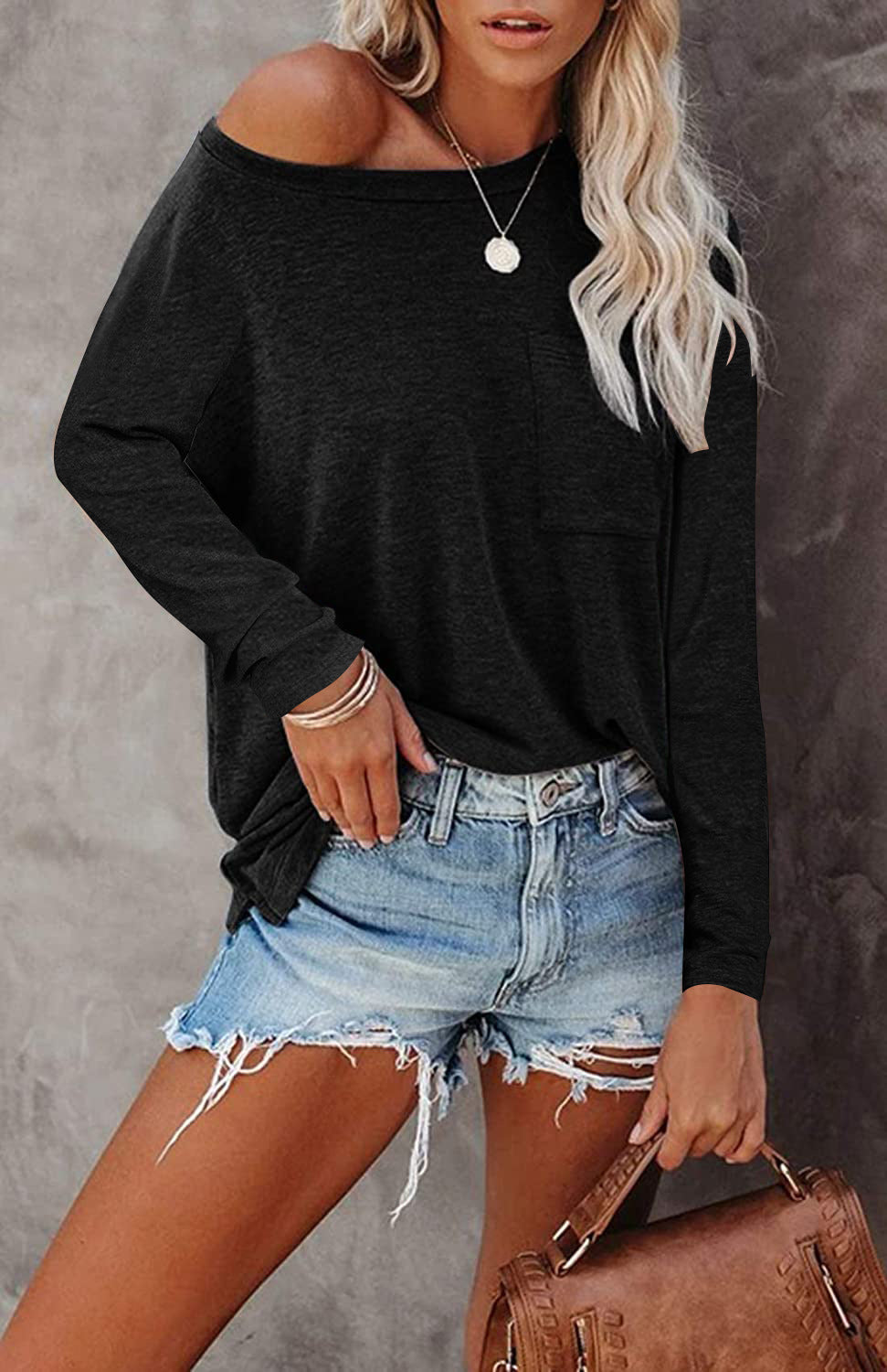 Trendy Women’s Long Sleeve Crew Neck Top – Casual Everyday Style